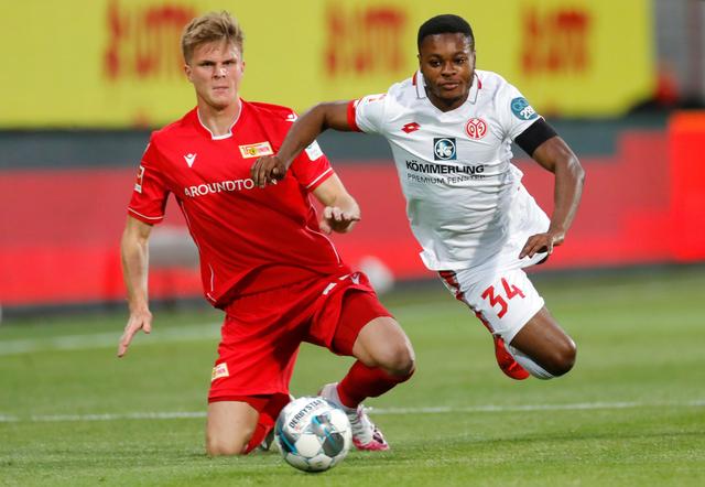 不开平日里 不开平日里