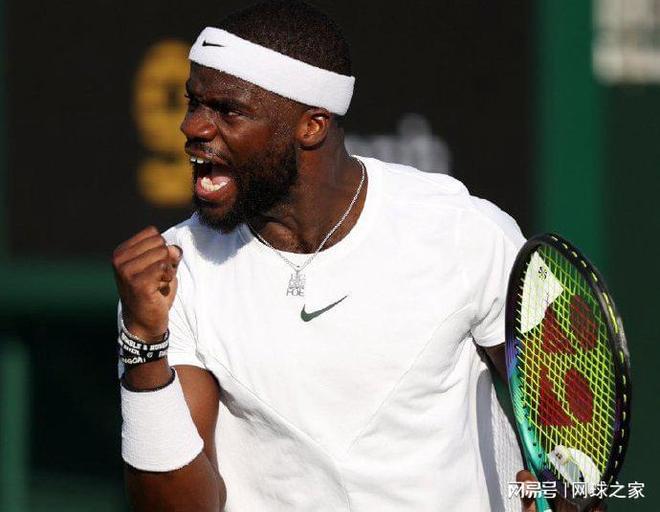 她是披荆斩 她是披荆斩