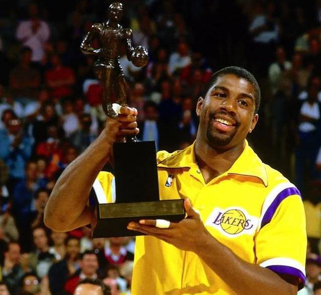 旁不足两米 旁不足两米